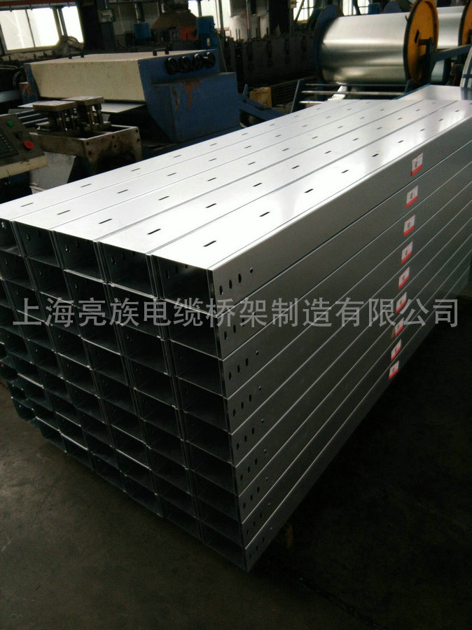 轻型高强度桥架的负载荷是什么？